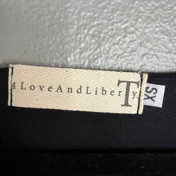 NWOT 4 Love And Liberty 3/4 Sleeve Boho Top Black‎ Asymmetrical Flowy XS - Picture 2 of 9